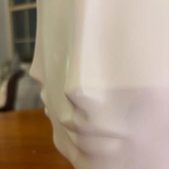 Jonathan Adler Dora Maar Urn - Picture 3 of 6